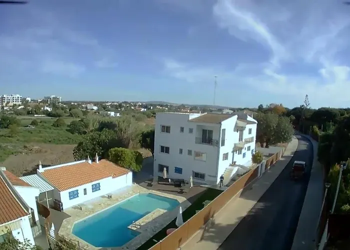 Do Almargem イン *