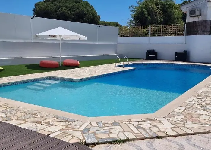 Do Almargem イン *